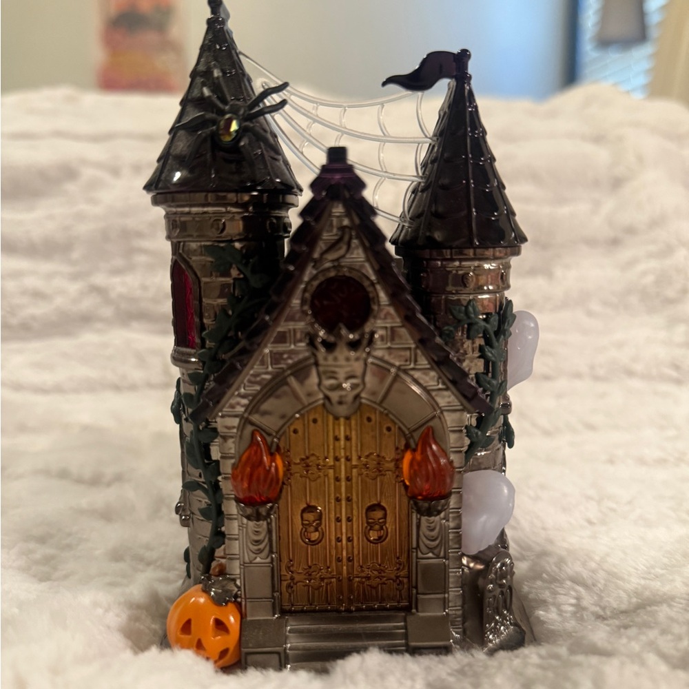 Bath & Body Works Halloween Wallflower Plug Haunted Castle W Projection 2023